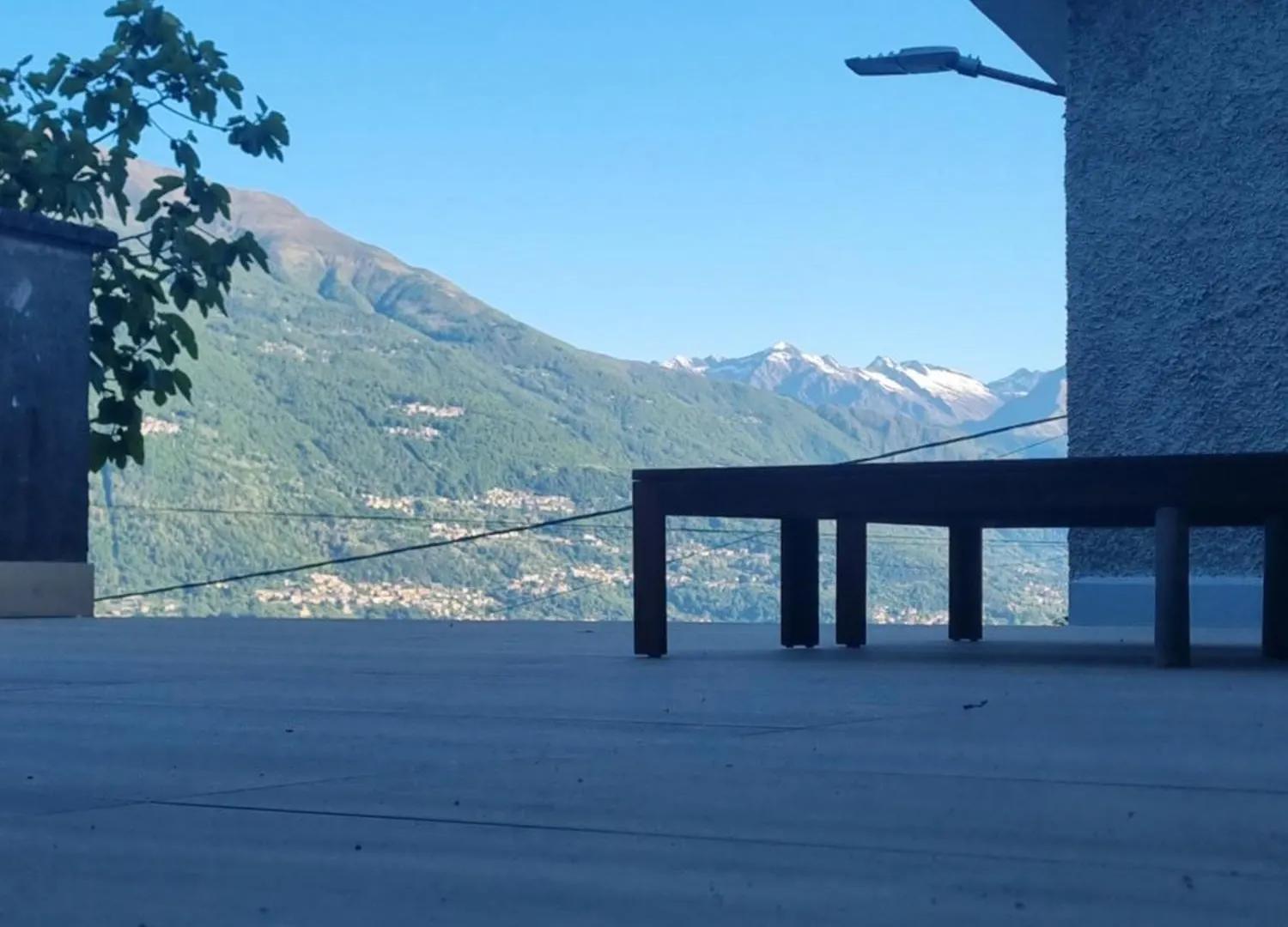 Pace Attraverso Gli Occhi Перледо